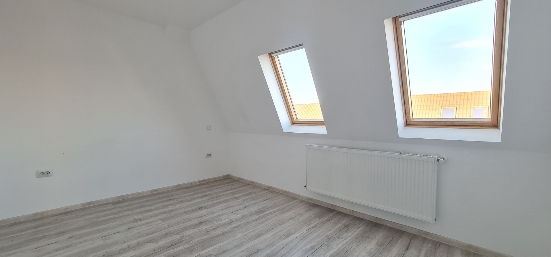 De inchiriat casa 4 camere bucatarie mobilata utilata Izvor - Poză 7