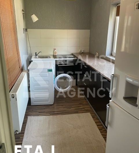 Vilă cu 7 camere de vânzare P+E+M in orasul Pantelimon - Poză 11