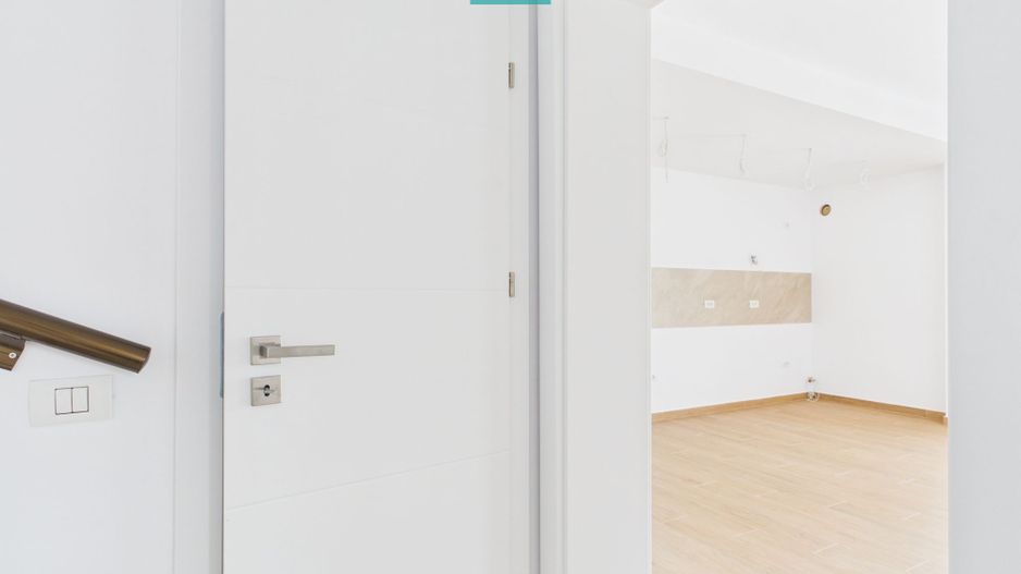Duplex luminos 101 mp utili, teren 350mp în Covaci - Poză 3