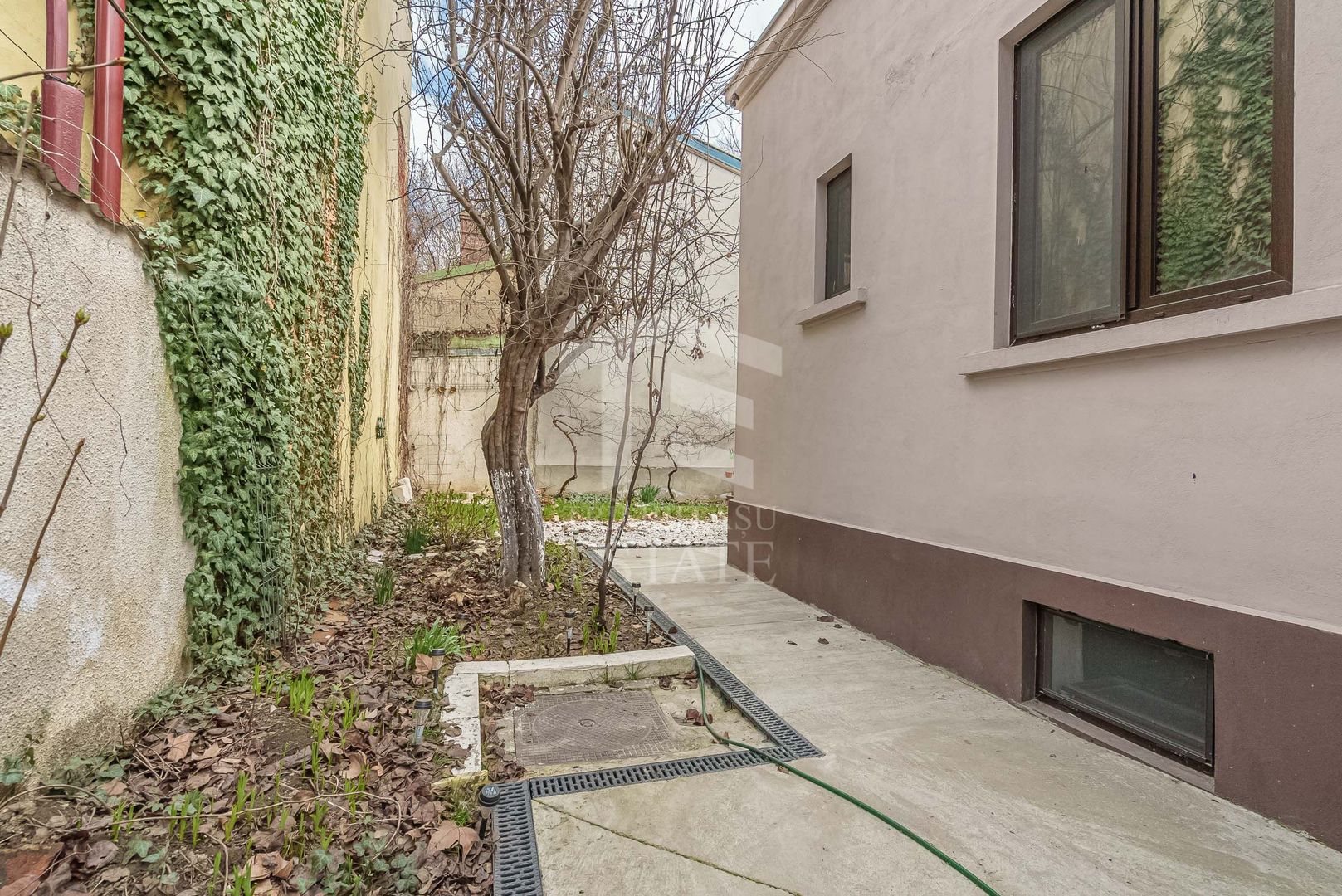 Piata Muncii - Decebal, casa 87 mp totali, 179 mp curte libera, - Poză 9
