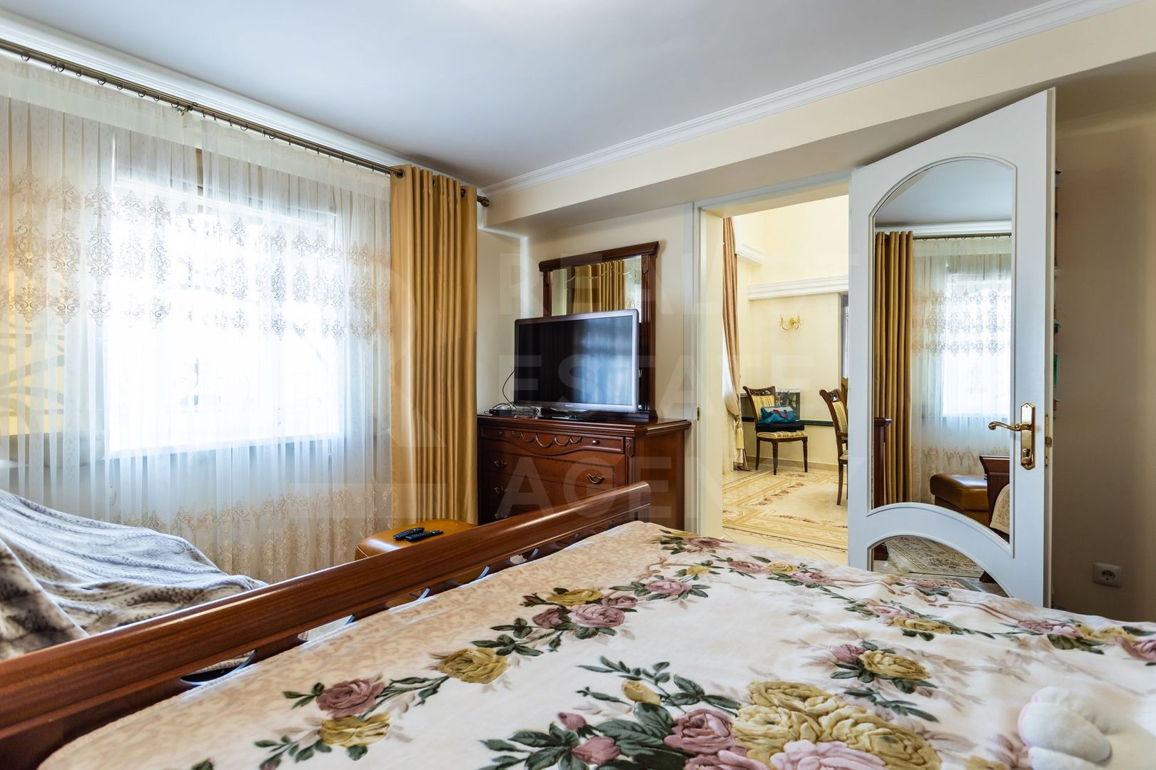 Vânzare casă de lux, 700 mp + 22 ari, situată în Tohatin - Poză 62
