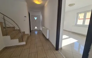 Casa tip duplex de inchiriat - nemobilata, zona Brana - Selimbar - Poză 11