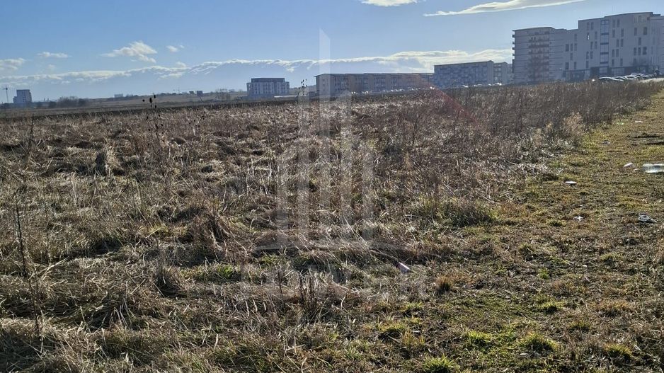 TEREN INTRAVILAN PENTRU CONSTRUCTIE BLOCURI-20000 MP, ZONA CALEA SURII MICI - Poză 1