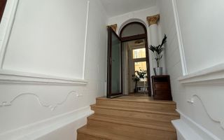 Vilă elegant renovata pentru business de prestigiu - Poză 2