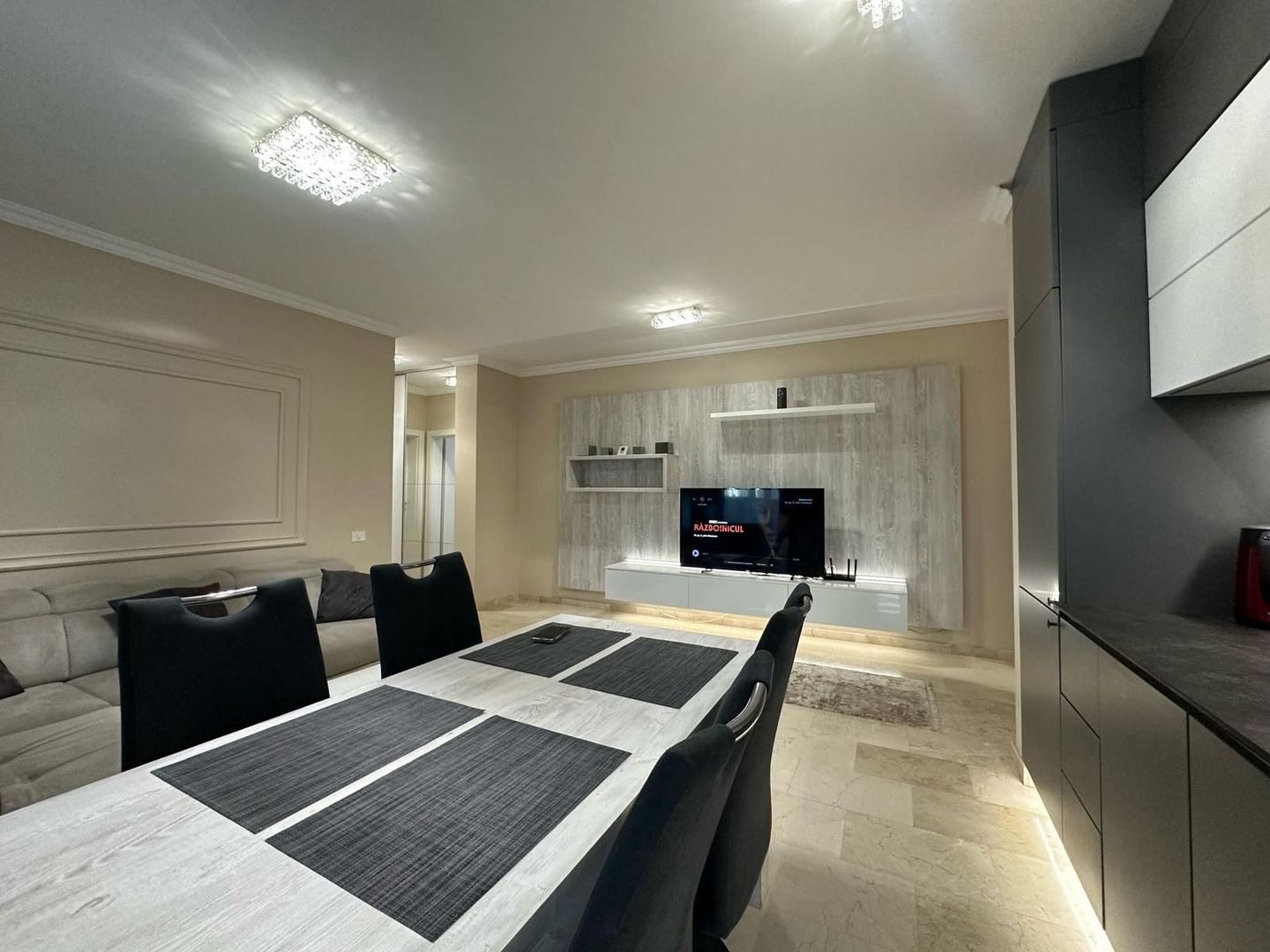 Giroc-Hotel IQ | 3 Camere | Etaj 1 | Mobilat si Utilat | Loc de parcare - Poză 3
