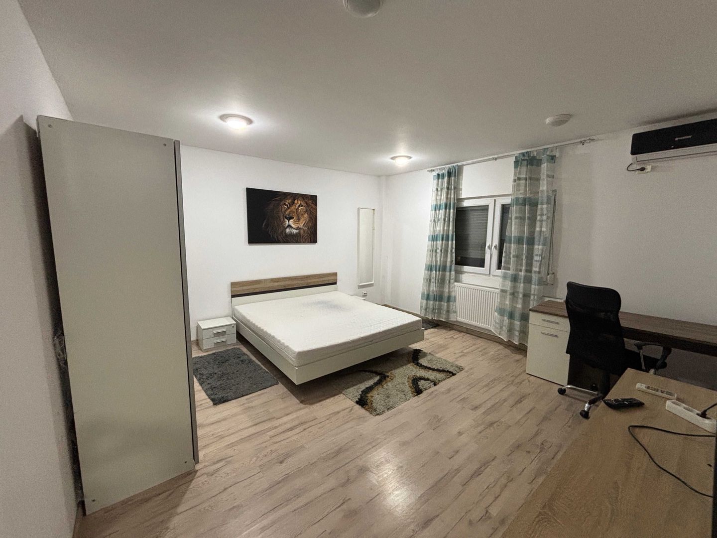 Garsoniera lujerului cu toate utilitatile incluse - Poză 1