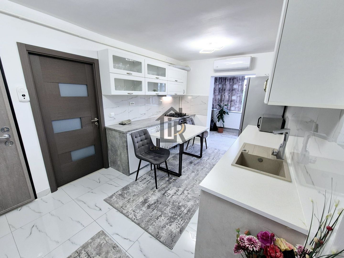 Apartament 3 camere de vânzare – CUG | 72 mp | Complet renovat 2023 - Poză 1