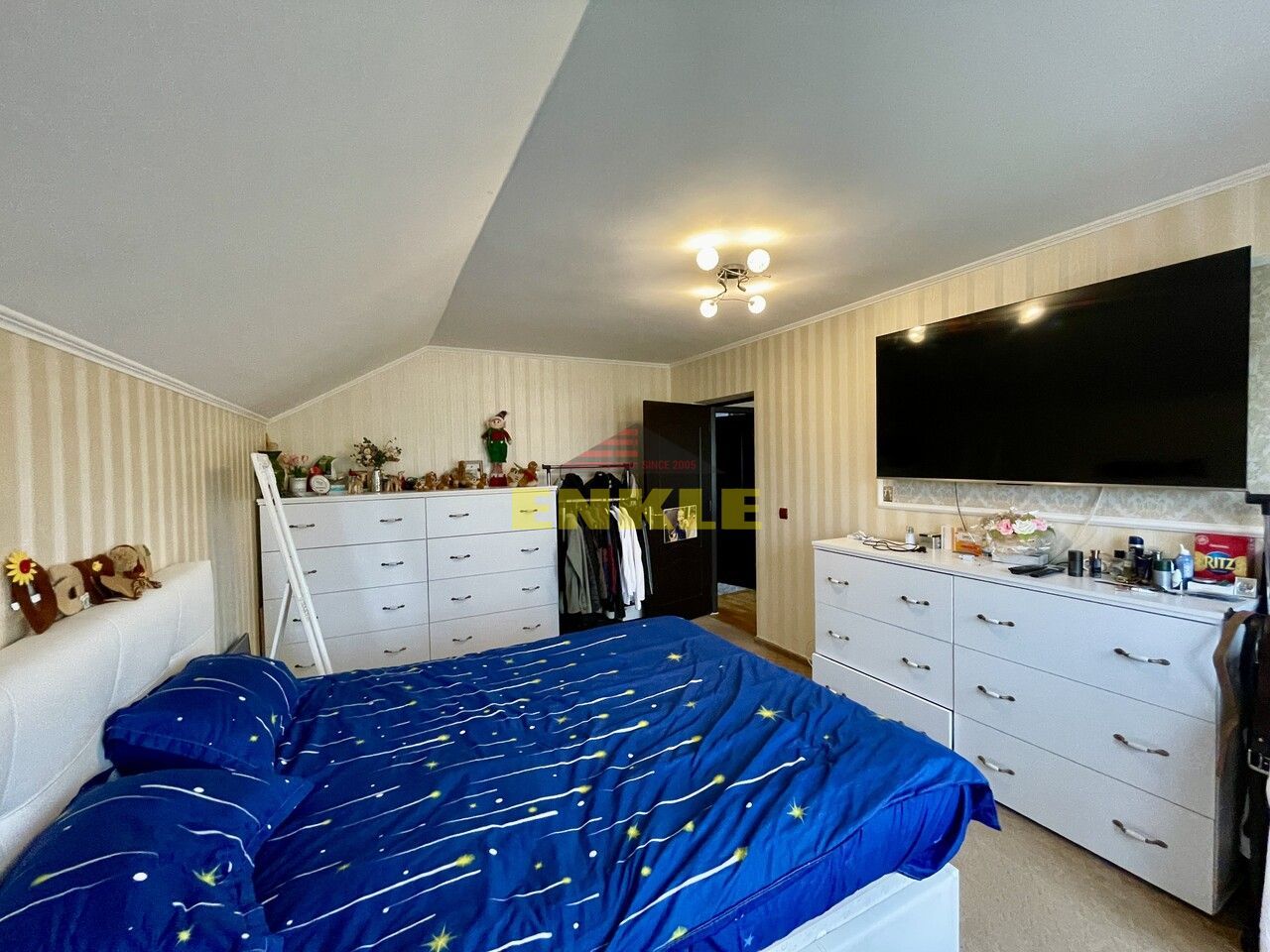 De vânzare casă cu suprafața de 250 mp plus 900 mp teren - Poză 5