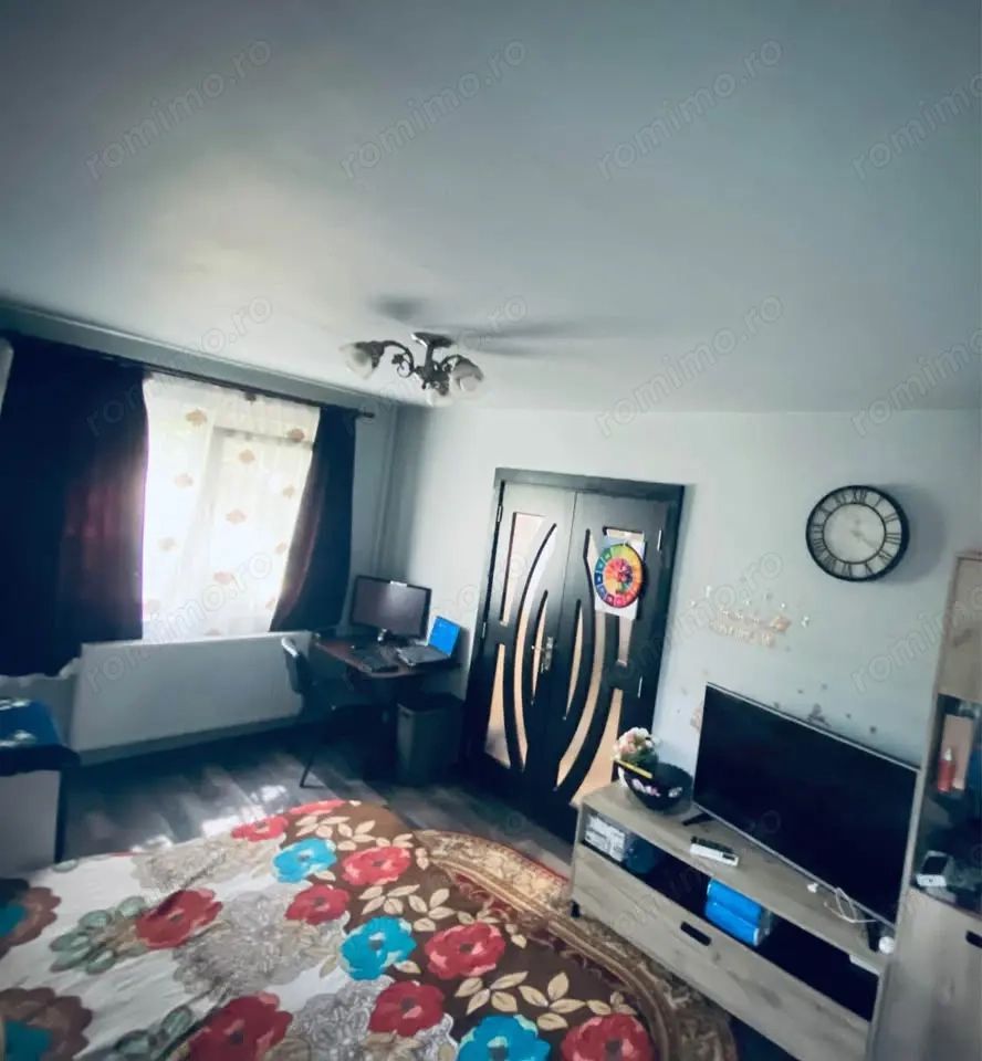 Vand apartament 2 camere ,etaj 2, zona Sagului, direct proprietar - Poză 1