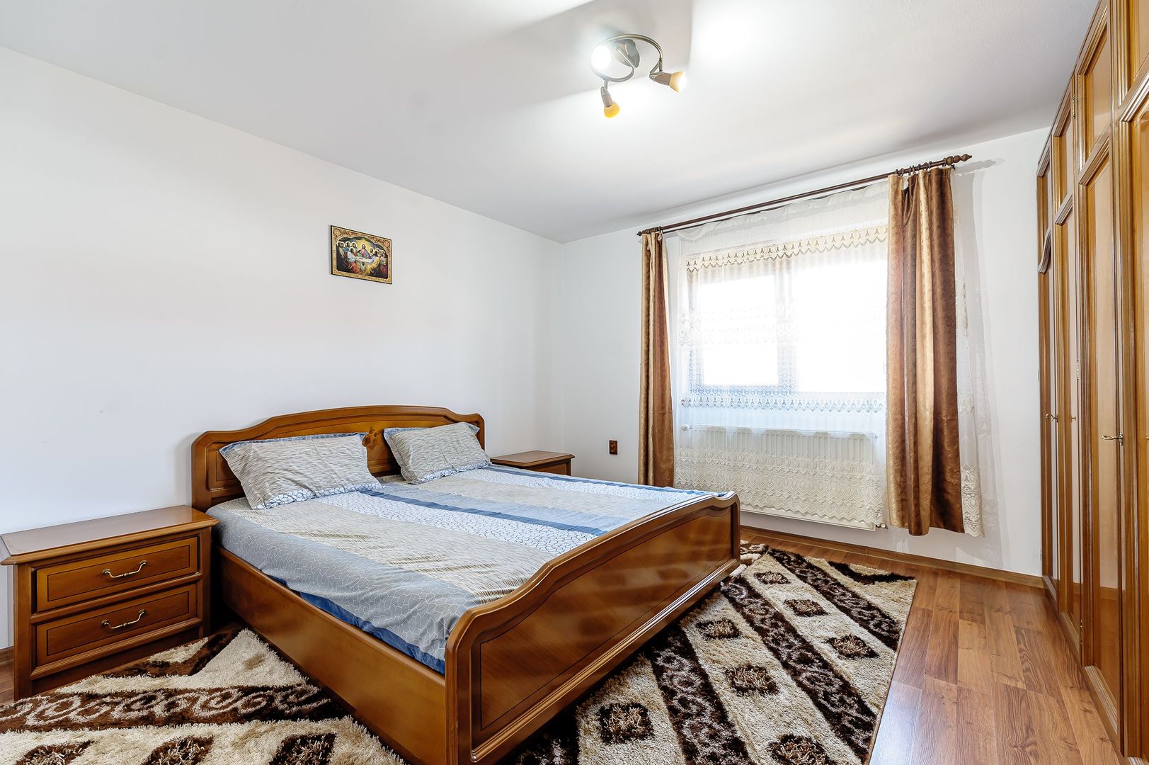 Vilă cu 4 dormitoare în Livada - Poză 4