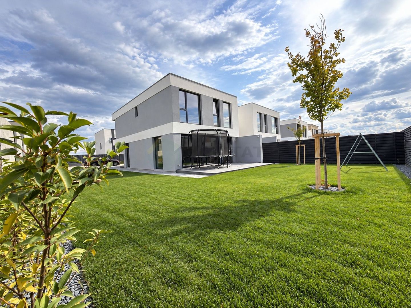 Vila Individuala 5 camere Tunari - Poză 4