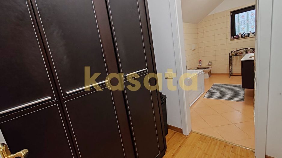 Vila care redefinește echilibrul între rafinament, spațiu și liniște - Poză 38