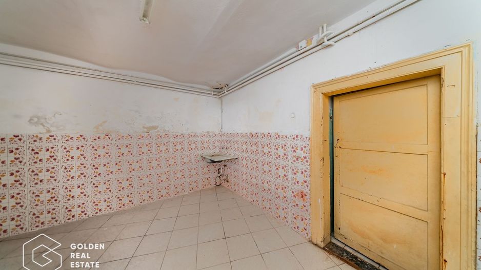 Casa individula cu 5 camere, zona central - Poză 23