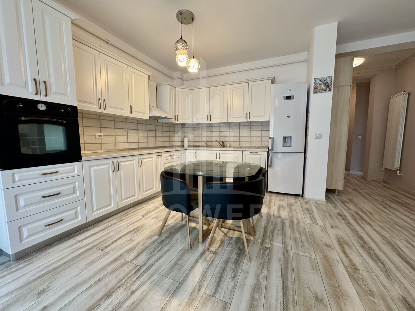 De inchiriat Apartament modern 3 camere cu curte privată şi parcare - Poză 9