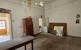 Casa de vanzare – Zona Centru, Strada Garii – 85.000€ - Poză 3