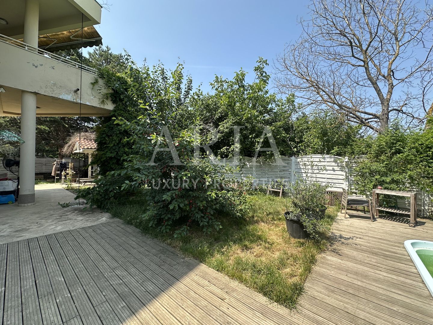 Vilă cu piscină | COMPLEX REZIDENTIAL EROU IANCU NICOLAE - Poză 9