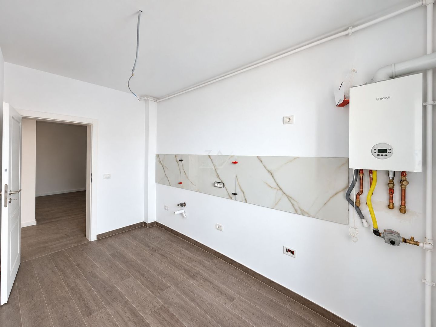 Apartament nou cu bucatarie inchisa. Clima. Langa magazin si transport in comun. - Poză 5