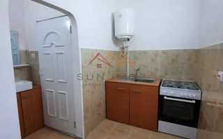Garsoniera, zona centrala, 40 mp, recent renovata, Campina, Prahova - Poză 1