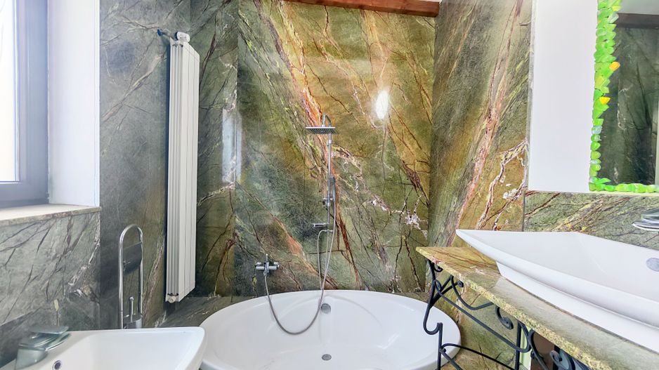 Oportunitate I în Centrul Târgoviștei: Clădire de 498 mp - Poză 11