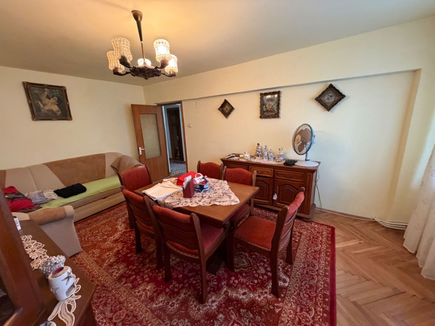 Apartament 3 camere, etaj 2 - Cugir - Poză 2