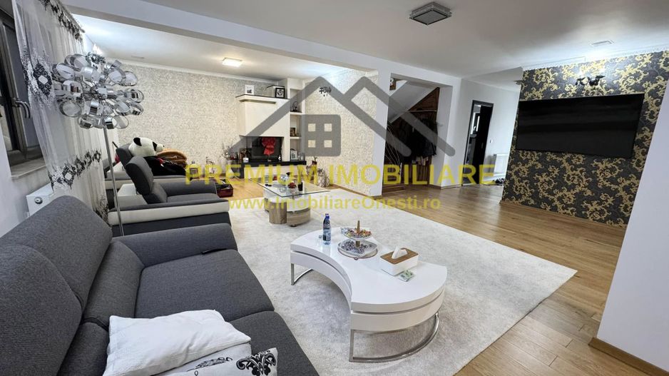 Vila la 13 km de Onesti - Poză 2