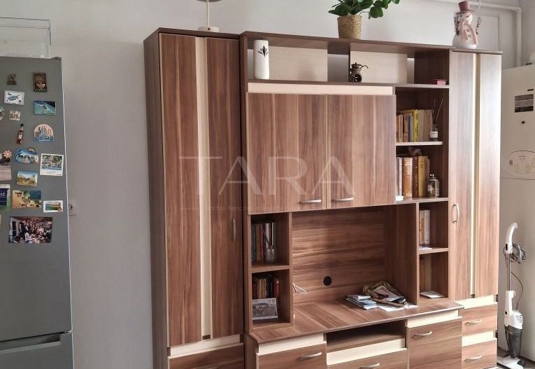 Apartament 2 camere decomandat, etaj 1, renovat parțial. - Poză 3
