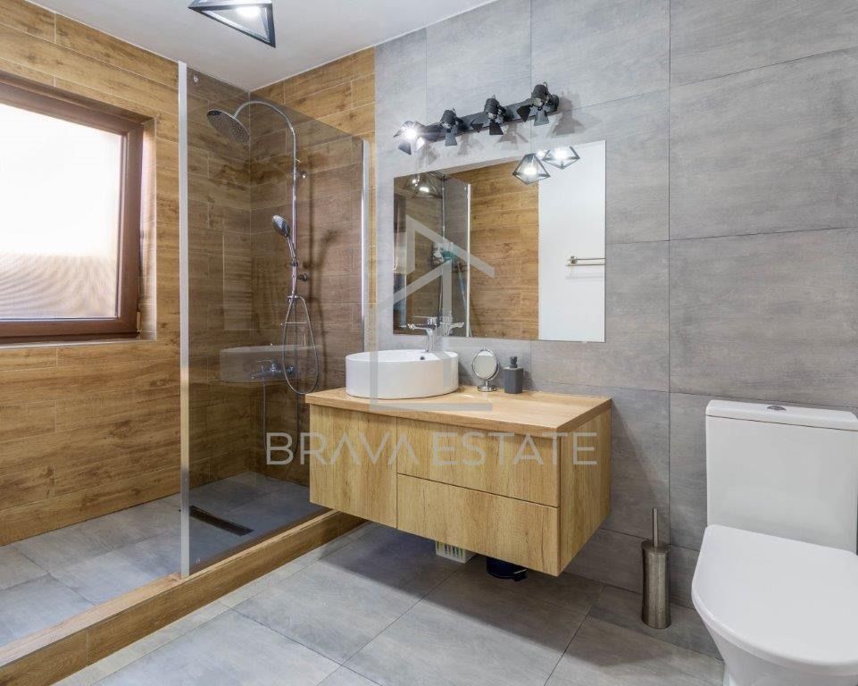 Duplex 110mp, 3 dormitoare, 2 bai, parcare, curte 270mp, zona Cetatii - Poză 8