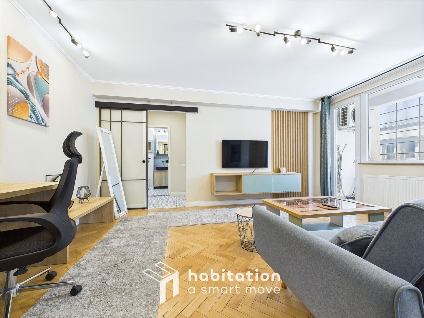 Apartament cu stil, energie vibranat  si terasa –in  Piața Victoriei - Poză 2