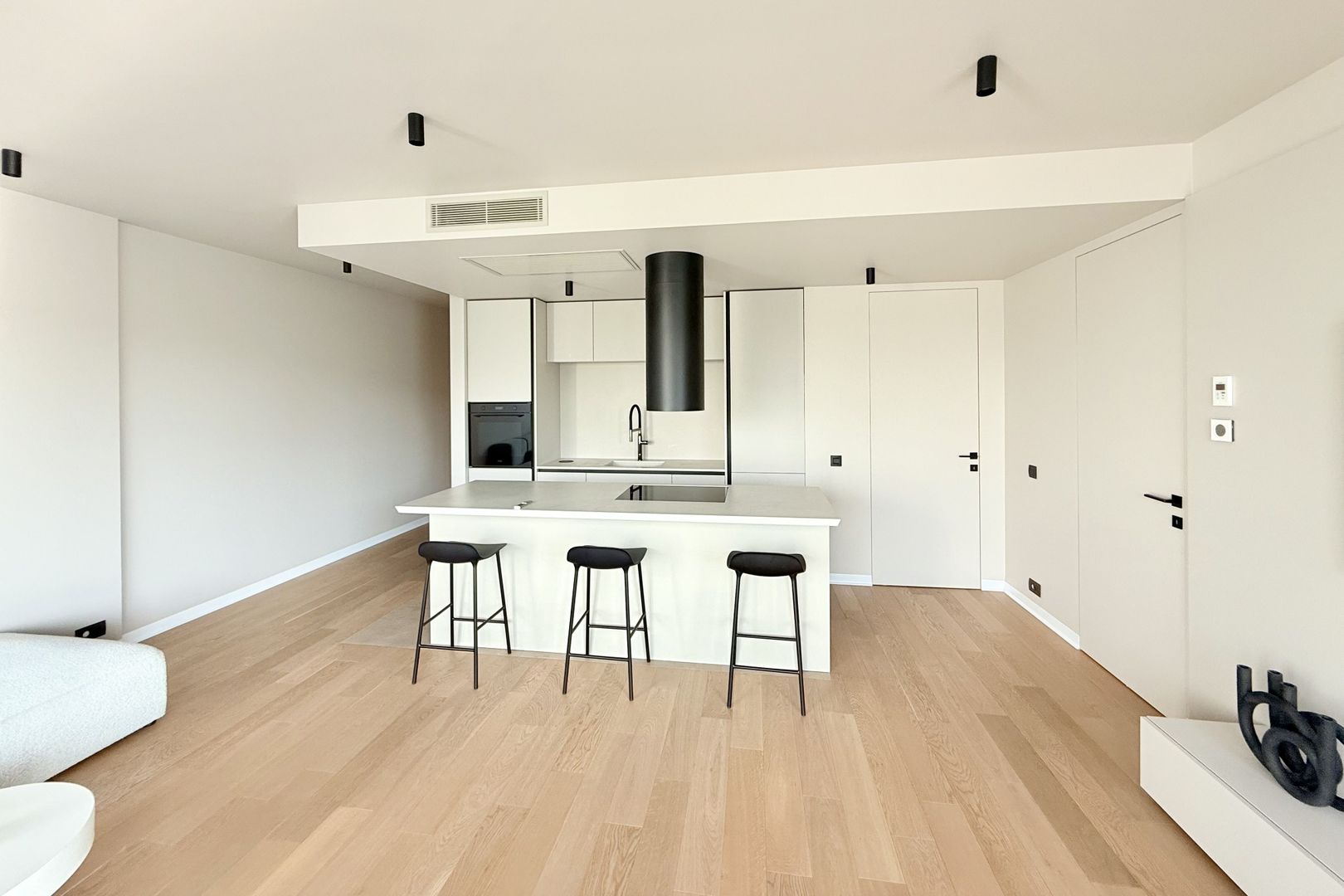 Apartament 3 camere în ONE Herăstrău Towers – eleganță și rafinament - Poză 3