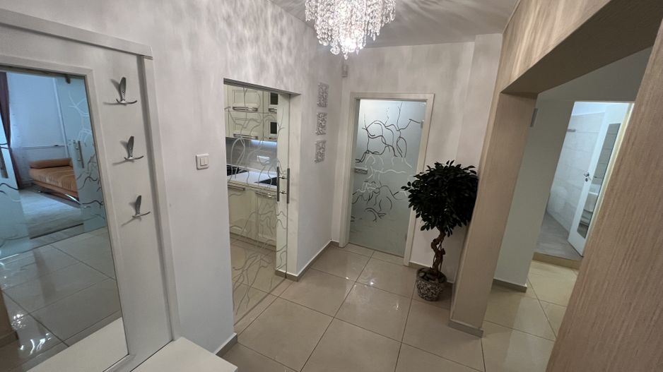 Apartament Lux 4 camere metrou loc parcare - Poză 3
